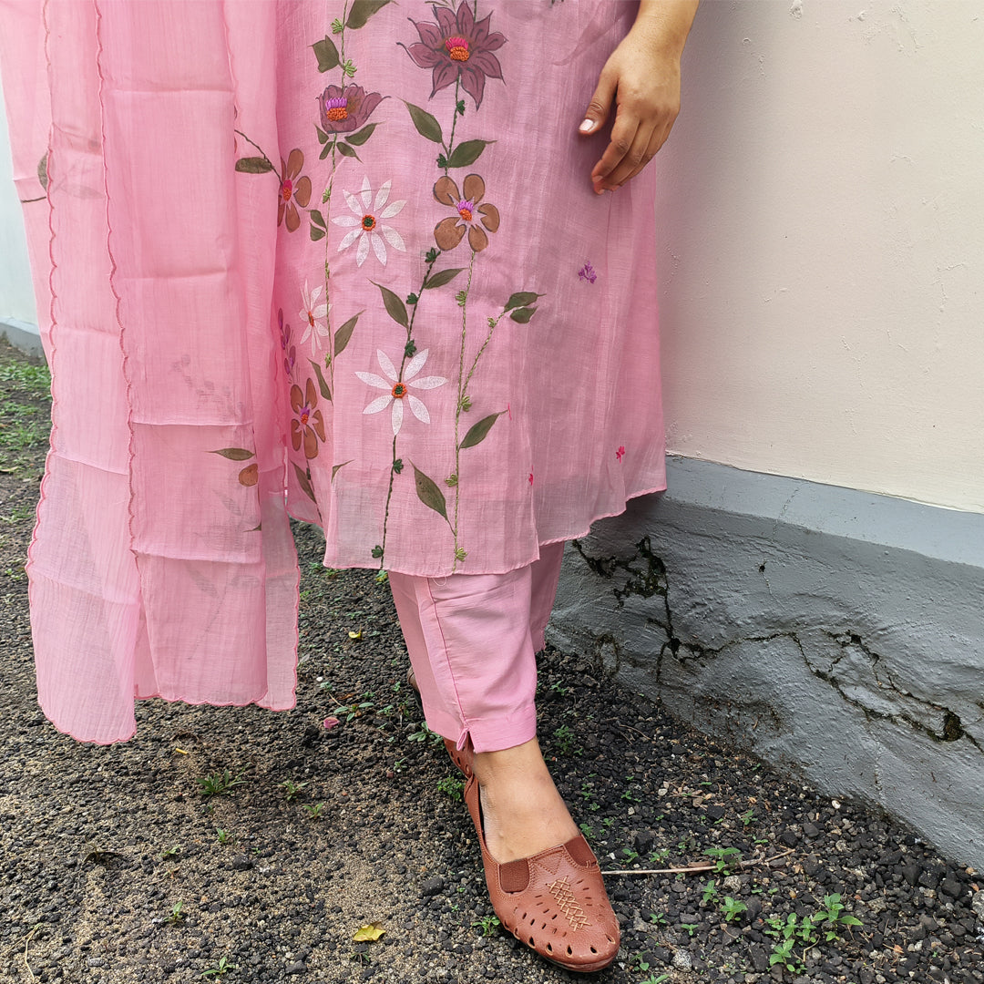 Crafted from luxurious Mul Chanderi